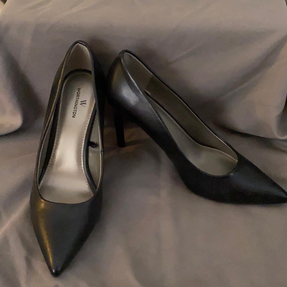 Worthington Black Pumps